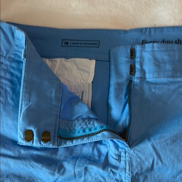 Blue Casual Shorts - navy and white line down side- vineyard vines - Picture 2 of 4